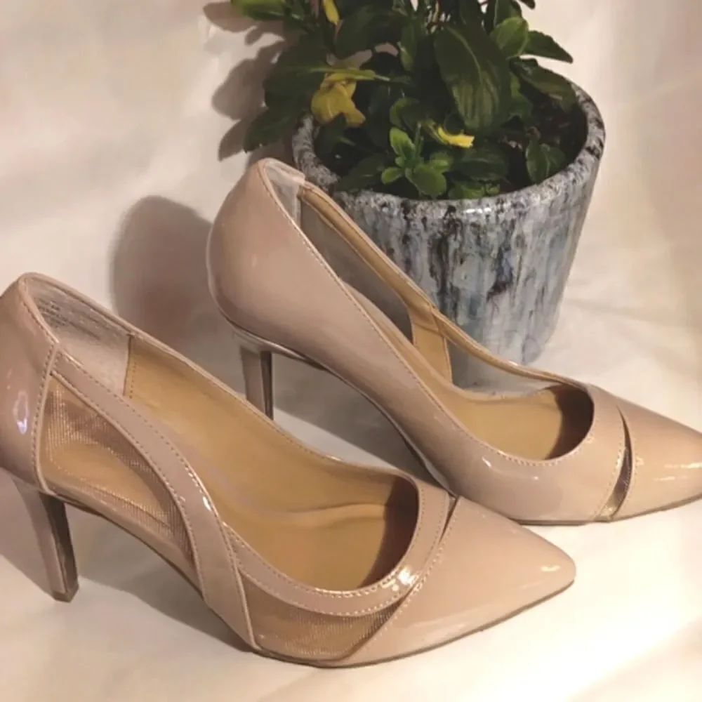 NEW Thalia Sodi Taupe Heels